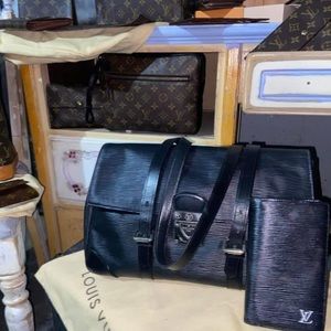 Louis Vuitton Black Epi Segur Mm